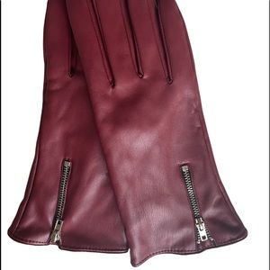 Leather gloves in mauve with zipper and felt lining